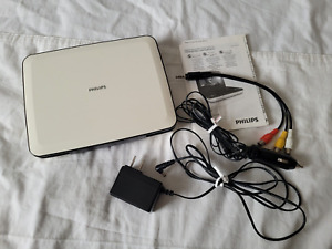 Philips PET741/37 Portable DVD Player White, w/Car Charger, Power Adaptor Tested