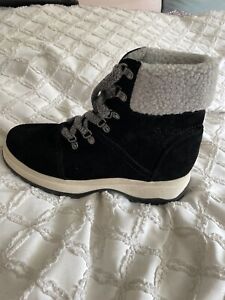 White Mountain Black Suede Winter Boots  womens size 9.5