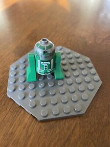 LEGO Star Wars R3-D5 Astromech Minifigure