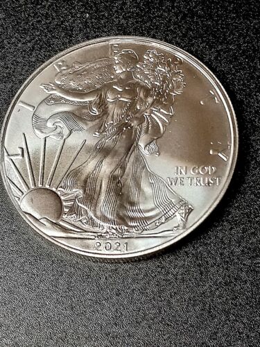New Listing2021 American Silver Eagle - Brilliant Uncirculated Type 1 1oz .999 Fine Silver