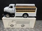 1:25 ERTL VINTAGE BANK 1953 FORD BEVERAGE TRUCK ALL ACCESSORIES IN THE BOX    E