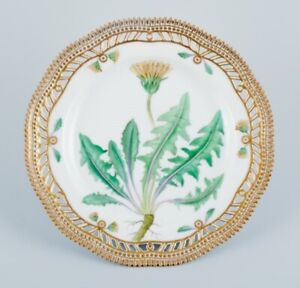 Royal Copenhagen, Flora Danica, openwork lunch plate in porcelain.