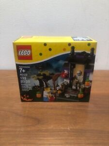 LEGO Seasonal: Trick or Treat Halloween Set (40122) - NEW