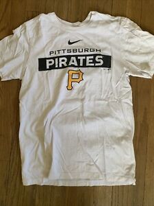 Pittsburgh Pirates Nike T-Shirt Size Small