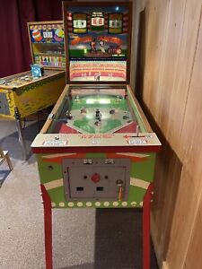 1960 Williams DeLuxe Official Baseball Pitch And Bat Pinball Machine