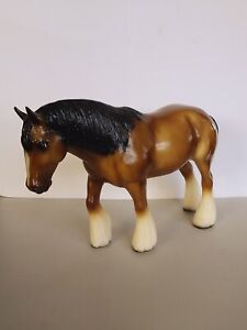 Breyer horse Monarch collectors edition glossy honey bay 2003 shire