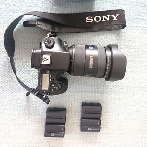 Sony Alpha A99 II DSLR Camera with Carl Zeiss Lens - Excellent Condition