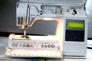 Husqvarna Viking Quilt Designer II  Sewing &Embroidery Machine NEEDS SERVICING!!