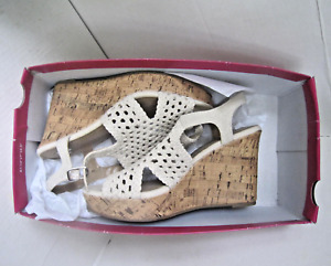 NEW Kohl's SO Cork Wedge TUFFY Sandals Size 9 Womans Natural (Box's lid missing)
