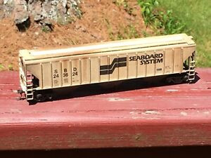 Athearn Seaboard System PS 4740 Covered Hopper Weathered