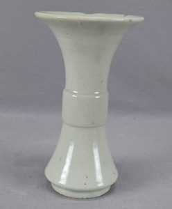 New ListingLate Ming / Early Qing Dynasty Longquan Celadon Gu Form Vase