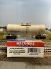 HO Scale, Walthers UTLX 16,000 Gallon Funnel Flow Tank Car #66020 Weathered