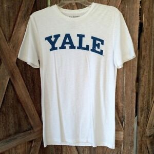 YALE UNIVERSITY Spellout Officially Licensed White Crew Neck Tee Shirt S