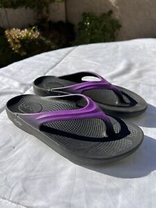 oofos OOlala Purple & Black Comfort Recovery Slide Sandals Womens Size 5 36