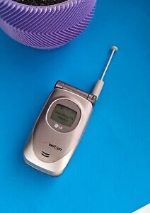 Vintage flip cell phone for collection LG VX4400 (2002 year)