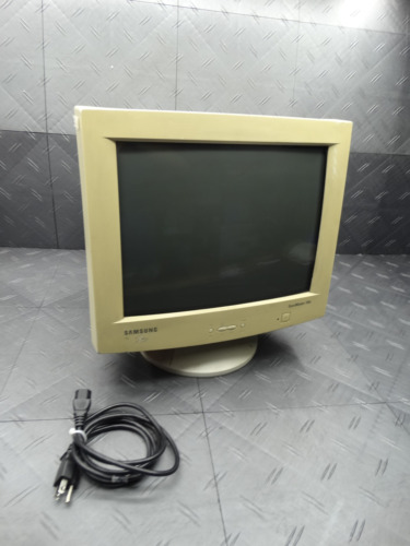 Samsung CRT Monitor SyncMaster 750S 120V Made in Mexico 2000