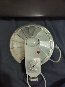 Vintage Minolta Deluxe II Fan-Style Flash Attachment With Case