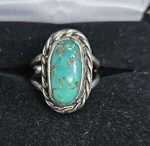 Vintage Navajo Sterling Silver & Turquoise Ring - Size 6.75
