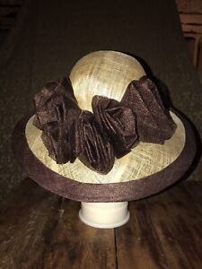 DERBY DAY/WEDDING SINAMAY HAT WITH LARGE HANDMADE BROWN  FLOWERS, beige size 22