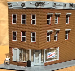 RETIRED ~ BARBER SHOP with FIGURE by HELJAN ~ Mayhayred Trains N Scale Lot