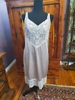 Vintage Vanity Fair Size 38 Beige Full Slip With Lace Bodice