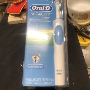Oral-B Vitality, Toothbrush Rechargeable, Dual Clean W/handle, Charger & 2 Heads