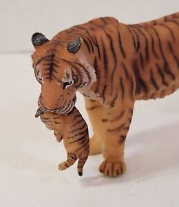 Papo 50118 Tigress with cub WILD ANIMAL KINGDOM Figurine, Multicolour
