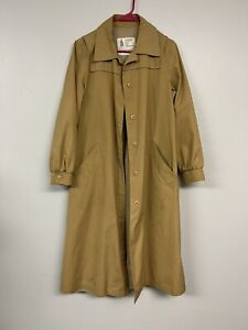 estate sale vintage woman’s London Fog trenchcoat with hood Size 10 Tan Brown