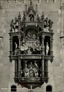 Munich Germany Glockenspiel am Rathaus clock  vintage postcard sku055