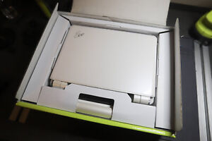 Asus Eee PC 901 Netbook, 1.6GHz, 3G Modem, 2GB RAM, 16GB SSD