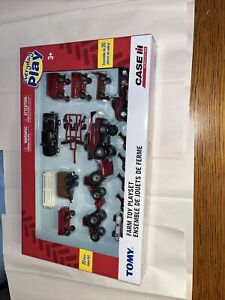 1/64 Case IH Tractor , Vehicles and Animals 20 Piece Value Set by ERTL ZFN44091