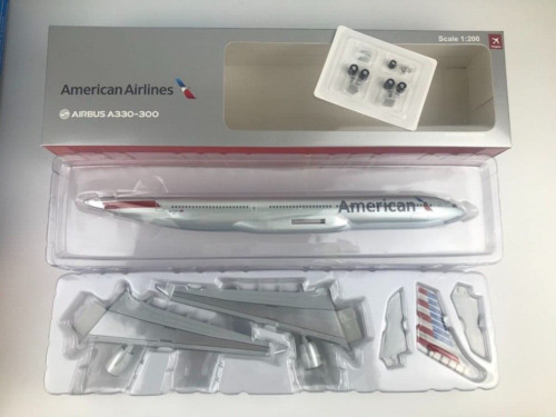 Hogan 1/200 American Airlines Airbus A330-300 N278AY HG10994 Aircraft Model