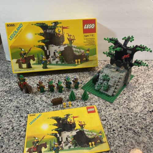 Lego  Camouflaged Outpost #6066 Vintage 1987 Complete W /  Box & Instructions