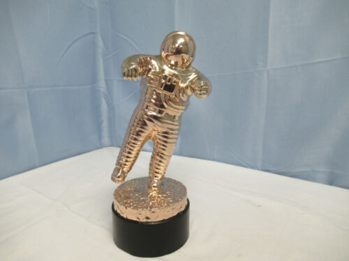 MTV Music Award VMA Moonman Statue Trophy *no flag, scratch on face