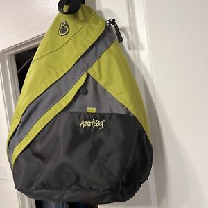 Ameribag Healthy Back Bag Tote Green/Black sling bag with Pockets.