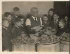 New Listing1921 Press Photo Orphans of Mooseheart, IL, watch Orlando Glick peel potatoes