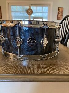 DW Performance Series Snare Drum 14 x 6 in. w/ chainmail finish. Great Condition