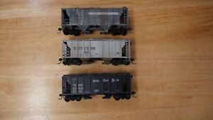 Lot of 3 Custom Weathered HO Scale 2-Bay Covered Hoppers  -Roundhouse