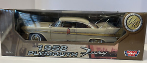 Motormax 1958 Plymouth Fury 1:18 Diecast Car
