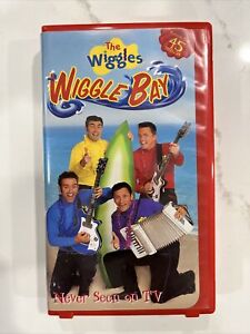 The Wiggles: Wiggle Bay (VHS, 2003) Never Seen On TV 45 Min Clam Shell Case