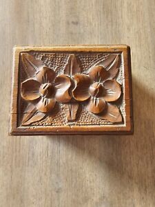 New ListingVintage Carved Floral Wooden Box by Stephen Leeman Products - Trinket or Jewelry