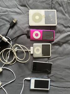 Apple iPod Classics. 5 Units.