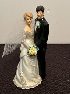 New Listing1993 Wilton China Wedding Couple Blonde Bride Cake Topper 4.5