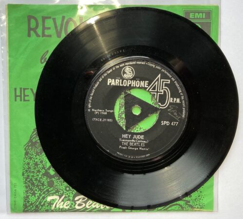 The Beatles, Hey Jude / Revolution vinyl 45 w/ pic slv (South Rhodesia, 1968)