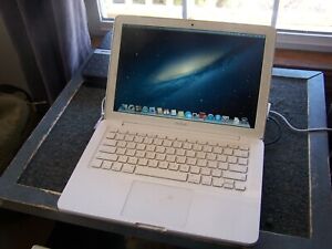 Apple MacBook 7.1 Core 2 Duo 2.4GHZ 2GB RAM 250GB HDOS X 10.8 - Estate Sale