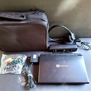 Portable DVD Player 10.2 in Audiovox D2017 LCD Case Battery Cords Tested VIDEO