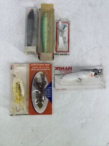 LOT OF 6 Assorted Fishing Lures NEW OLD STOCK