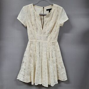 BCBG Maxazria Dress Womens size 0 Cream Fit and Flare Patchwork Lace Kristen