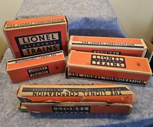 Lionel Trains O Gauge lot Cars and Accessories with Boxes