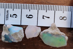 Rough Opal lot with 3 pieces of opal, unknown type. Group 3, beautiful flashing!